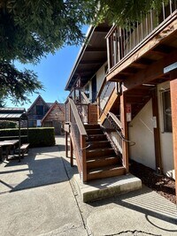 Building Photo - Updated San Leandro apartment!