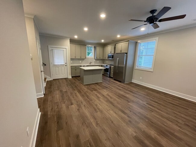Building Photo - 2BA / 2BA FOR RENT