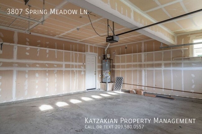 Building Photo - 3807 Spring Meadow Ln