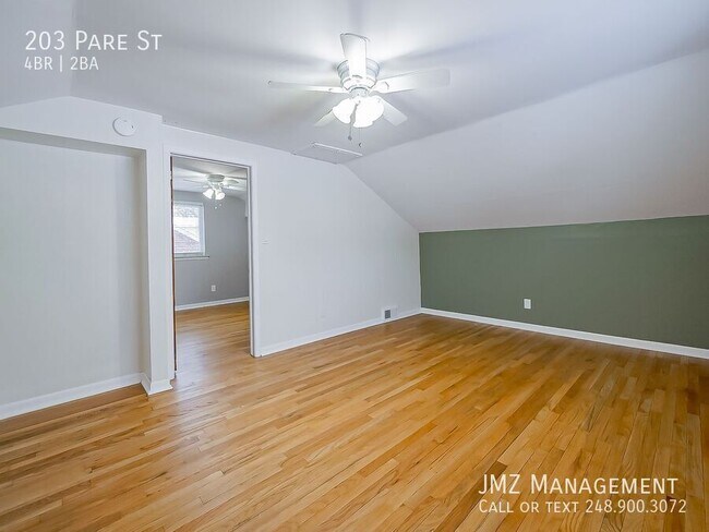 Building Photo - 203 Pare St