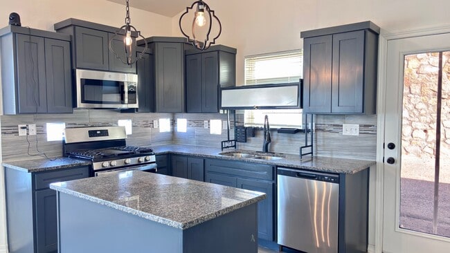 Building Photo - 12821 Rock Cliff Ave