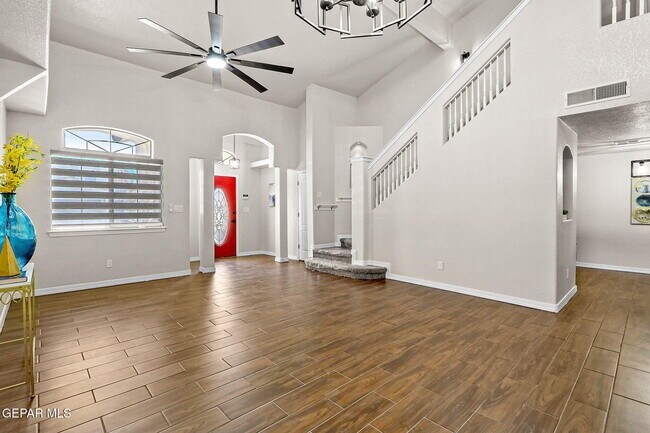 Building Photo - 3121 Tierra Paola Ln