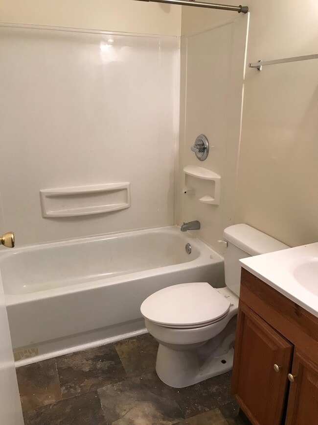 Building Photo - Nice 3 BR Home! Off-Street Parking, W/D Hookups, Fenced Yard, Utility Room, Pets Ok!