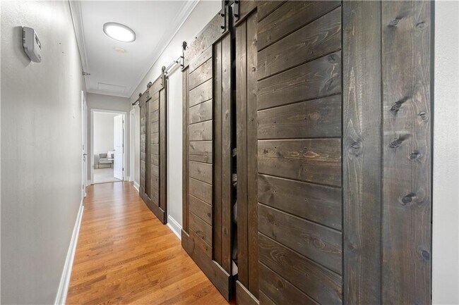 Building Photo - 2479 Peachtree Rd
