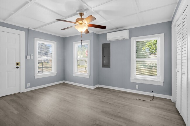 Building Photo - 522 Crawford St