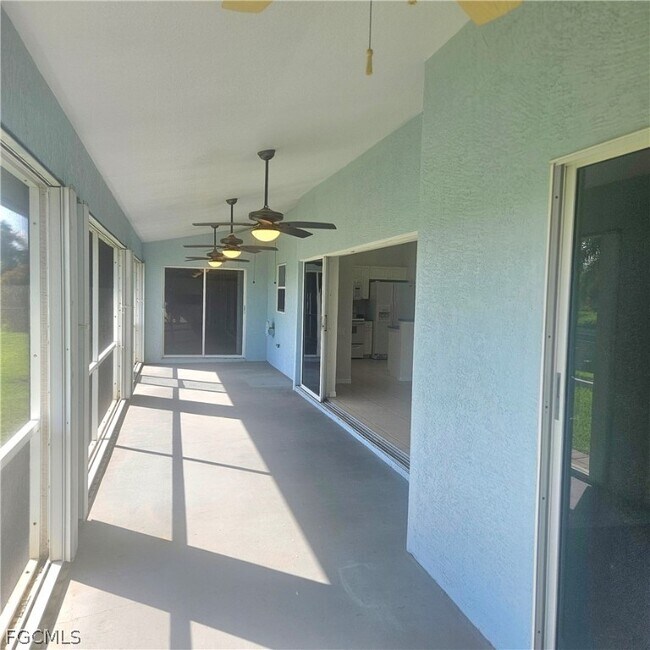 Building Photo - 3315 SW 8th Ct