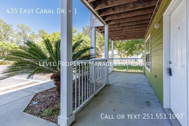 Building Photo - 435 E Canal Dr