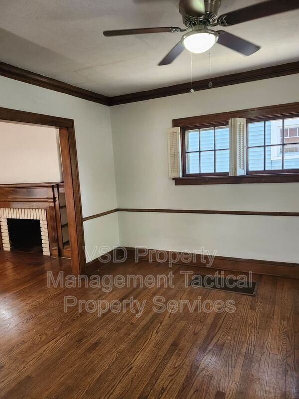 Building Photo - 860 Clarence Rd