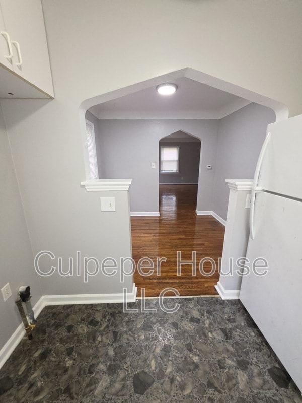 Building Photo - 530 Mayfair Blvd