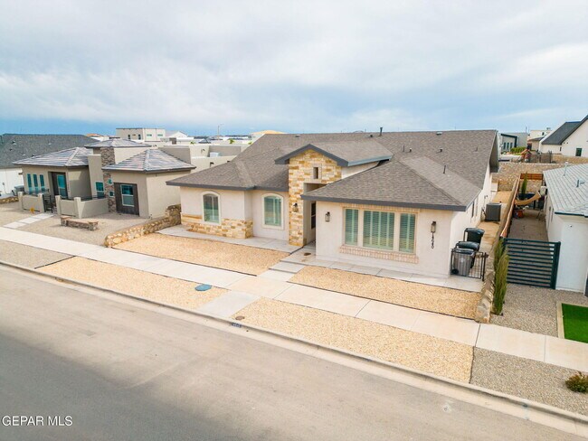 Building Photo - 14640 Charles Foster Ave