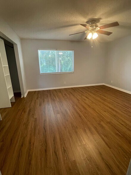 Building Photo - 9766 Kamena Cir