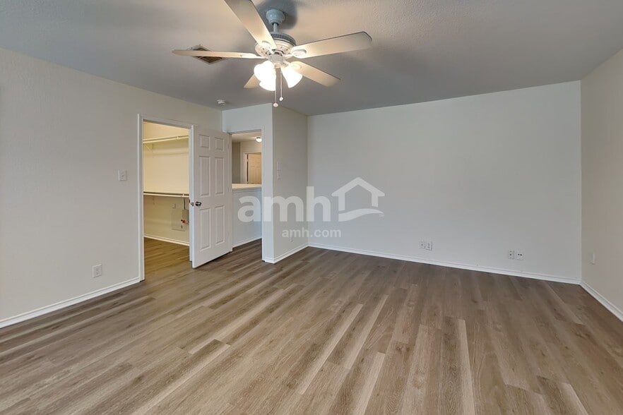 Building Photo - 455 Dolly Dr