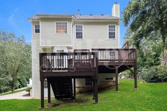 Building Photo - 800 Oxford Dr