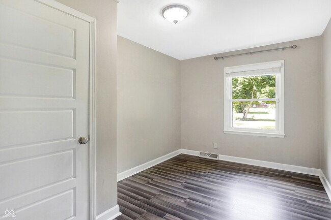 Building Photo - 3315 Beech Dr