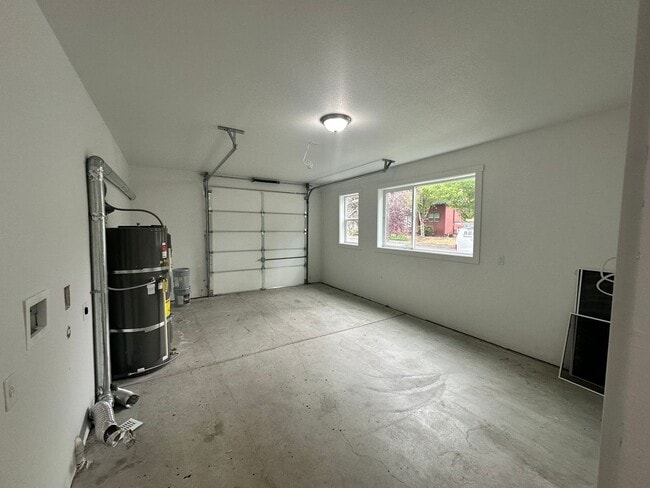 Building Photo - 2603 SW Pickford St