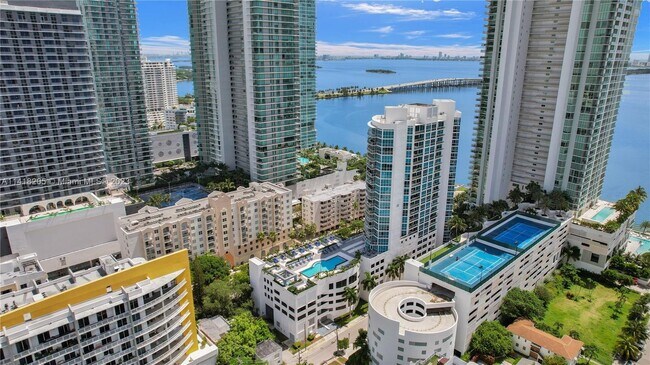 Building Photo - 480 NE 30th St