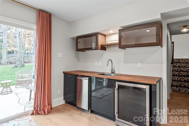 Building Photo - 3800 Terrebonne Ct