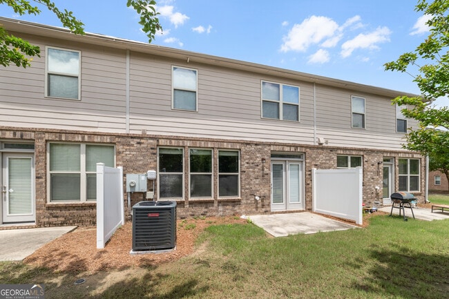 Building Photo - 3511 Brockenhurst Dr