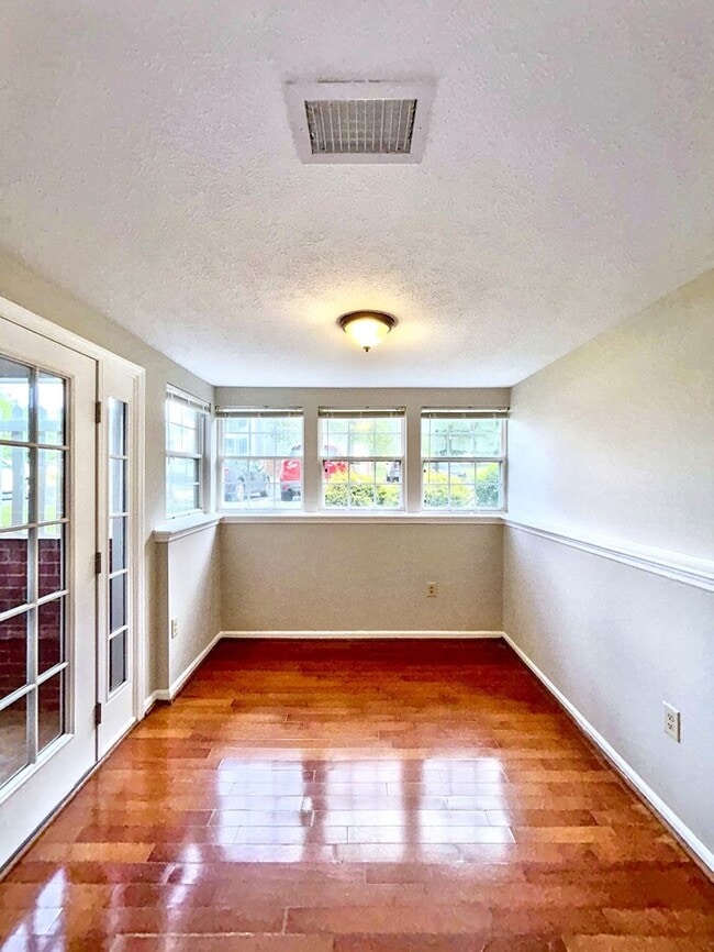Building Photo - 10217 Wolfe Manor Ct