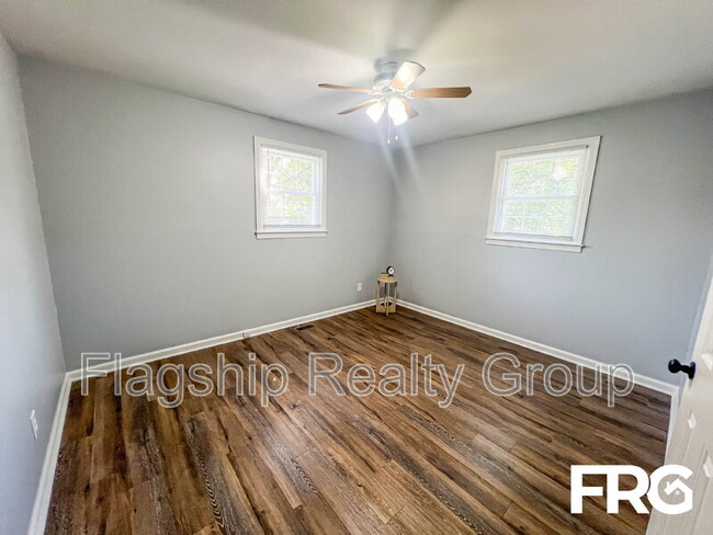 Building Photo - 1305 Robin St