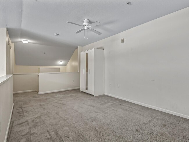 Building Photo - 2801 Chancellorsville Dr