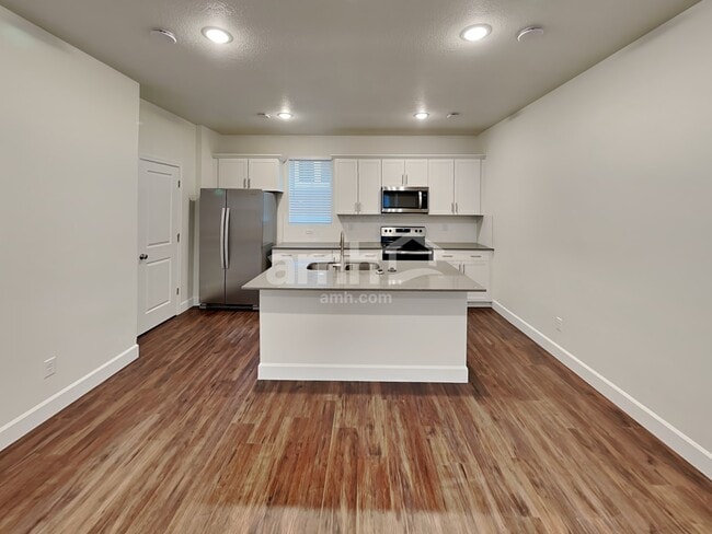 Building Photo - 6018 W Copper Hawk Dr