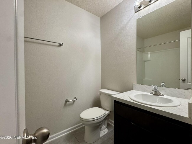 Building Photo - 3992 Vlg Vw Ln