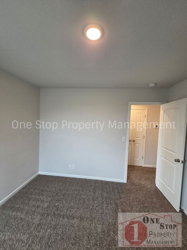 Building Photo - Beautiful 4 Bedroom 4 Bathroom in Belton!