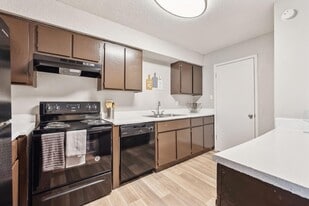 Building Photo - Villas de la Plaza