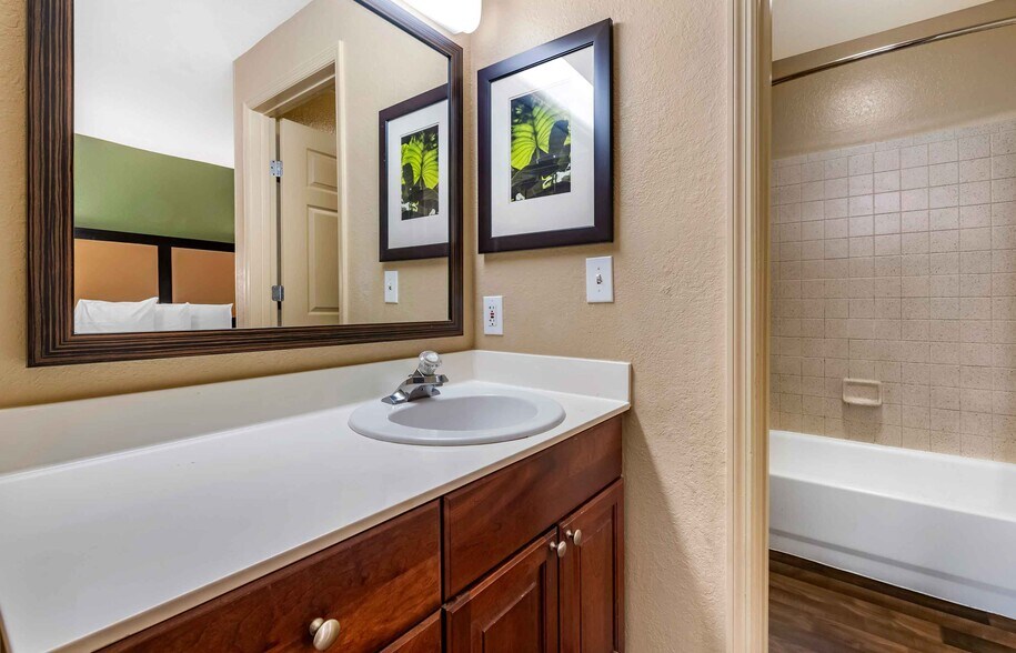 Building Photo - Furnished Studio-Orlando - Southpark - Com...
