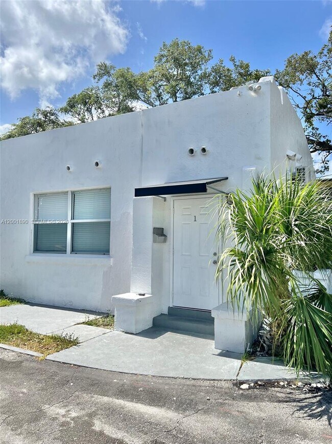 Building Photo - 12906 NE 6th Ave