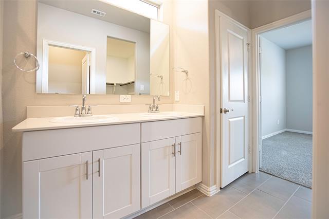 Building Photo - 1069 Lakehaven Trl