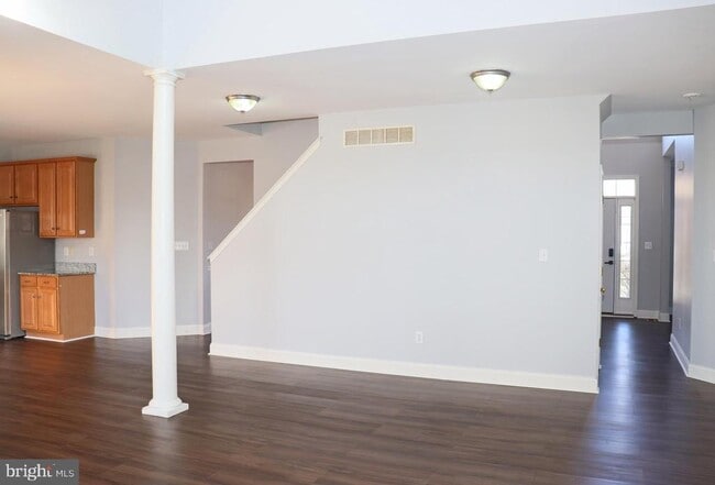 Building Photo - 24 Blue Spruce Dr