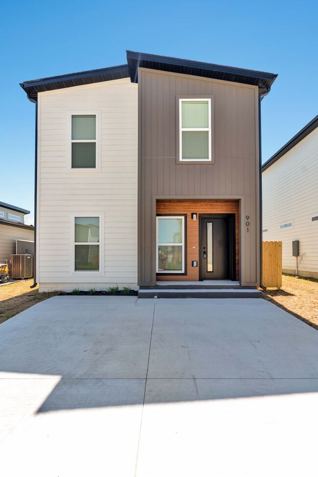 Primary Photo - BRAND NEW 2 BR 2 BA Near Walmart HQ!