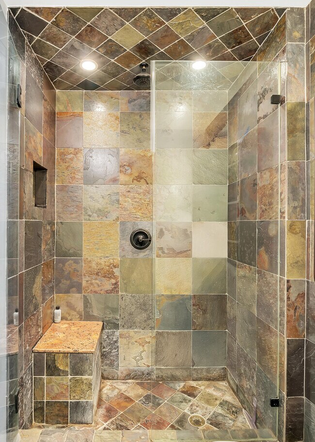 Building Photo - 130 Cypress Club Dr
