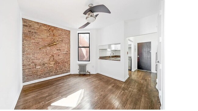 Building Photo - 185 E 2nd St