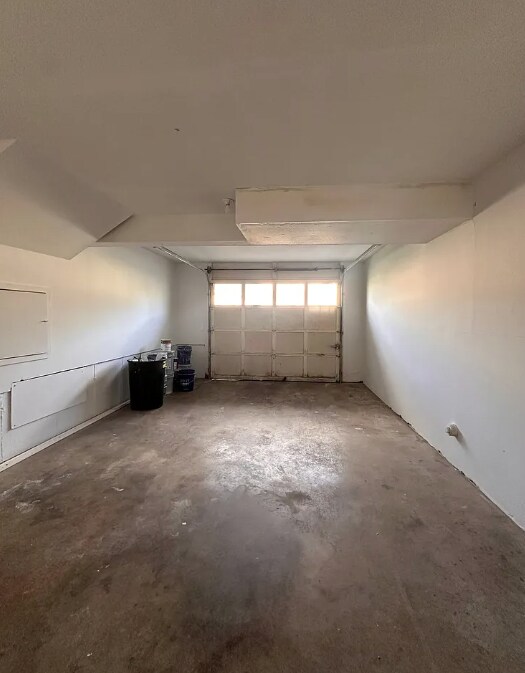 Building Photo - 3015 W Roxbury St