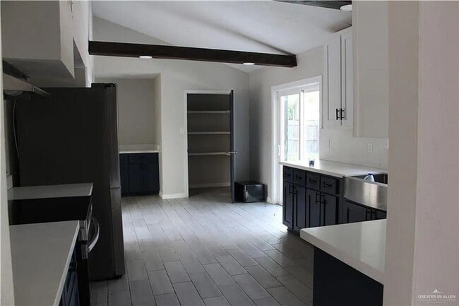 Building Photo - Spacious 3BR House in McAllen