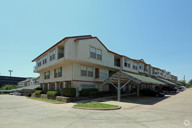 Building Photo - Villas of Bent Trails