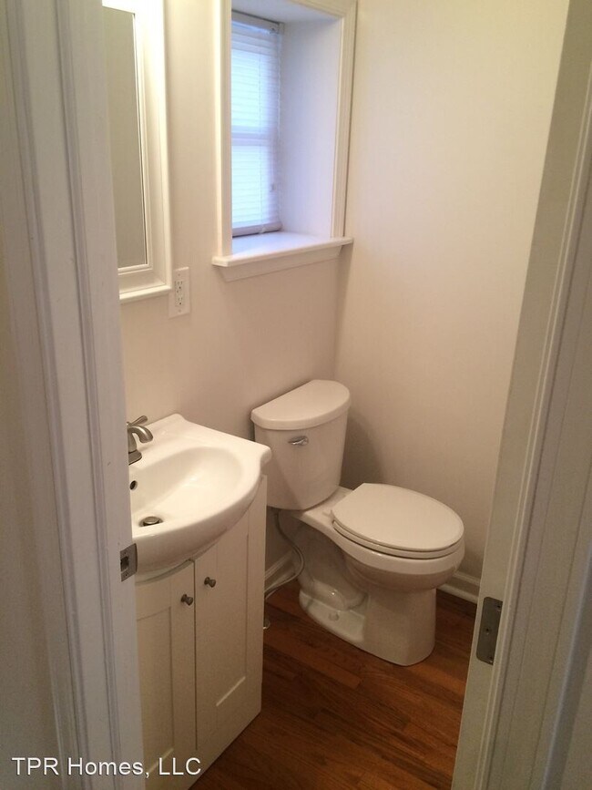 Building Photo - 3 br, 1.5 bath House - 2646 E Mayfield St