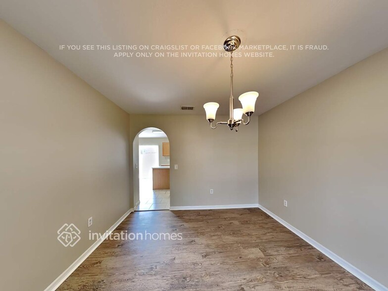 Building Photo - 437 Hammerstone Ave
