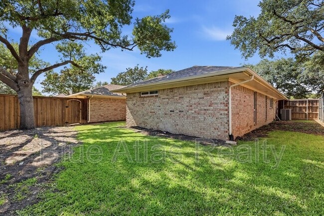 Building Photo - 3304 Big Horn Trail