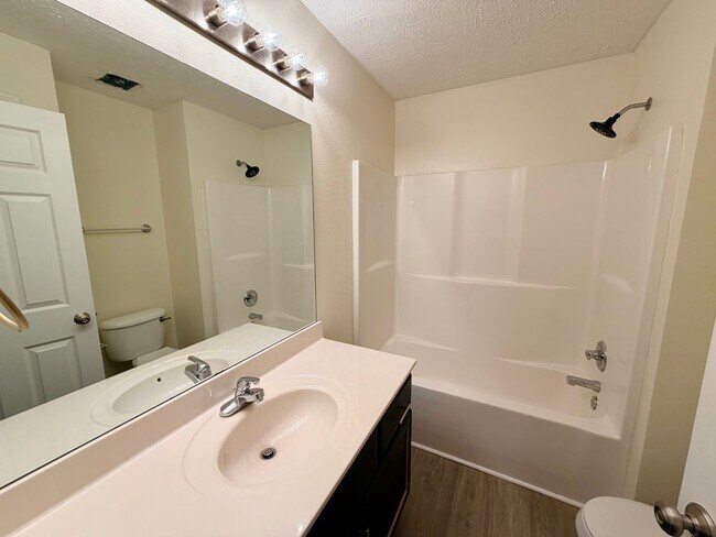 Building Photo - 1516 Destiny Dr