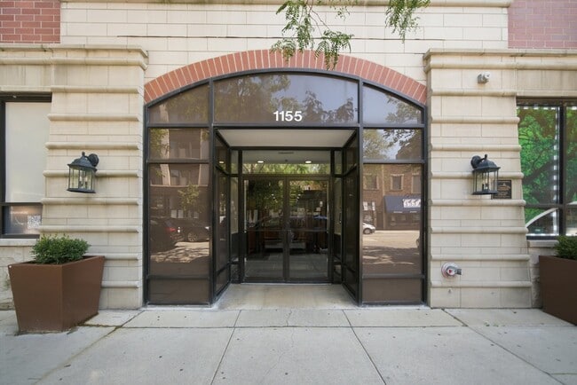 Building Photo - 1155 W Madison St
