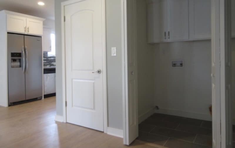 Building Photo - 627 N Mariposa Ave