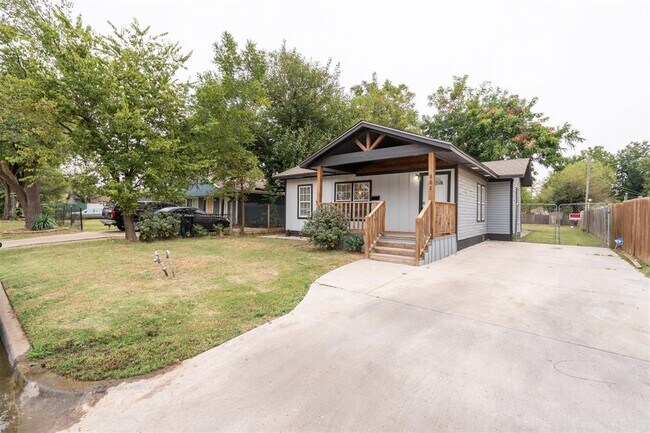 Primary Photo - 802 SE 50th St