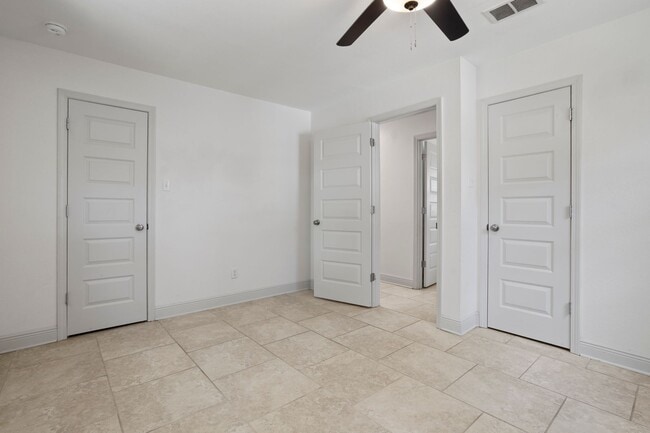 Building Photo - 133 Hickory Dr