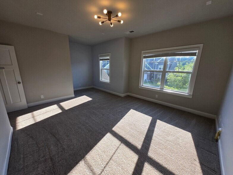 Building Photo - 10846 Prairie Lake Dr