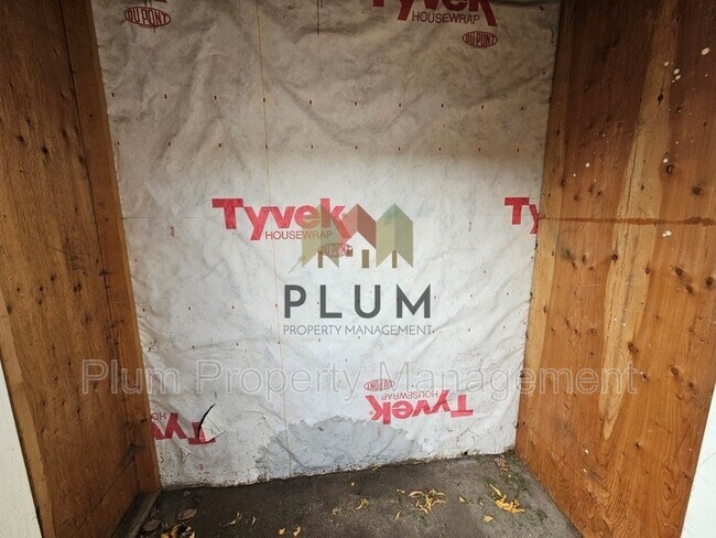 Building Photo - 2340 Fairview Ave