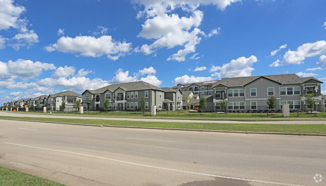 Building Photo - Travesia Apartments
